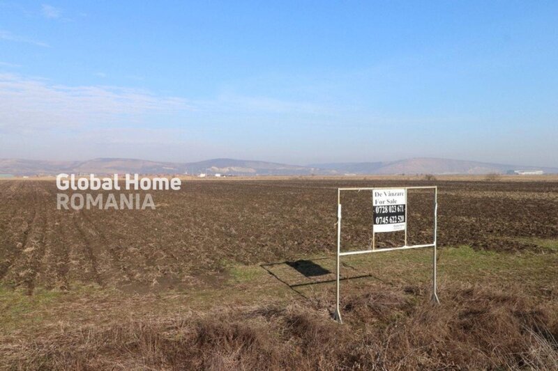 Targul Mures- Sanpaul teren 25000 mp   intravilan  98 m acces DN 15 A3 la 5 km